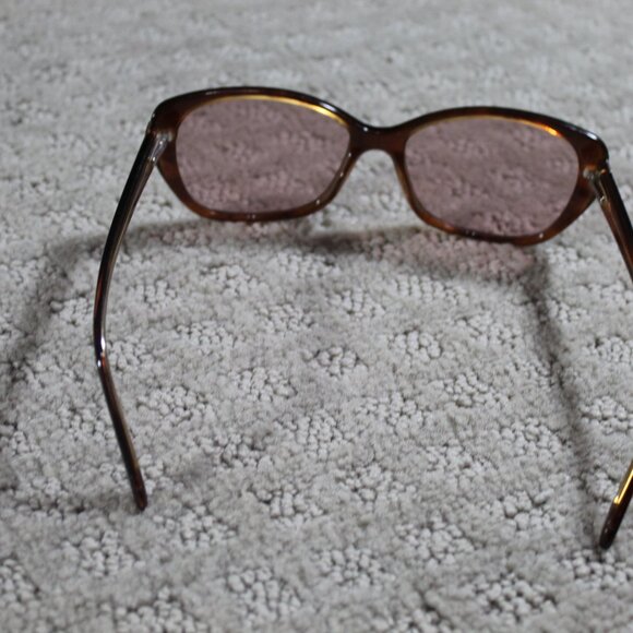 Lulu Guinness L101 Tortoiseshell Frame with Light Color Lens Sunglasses - Picture 4 of 9